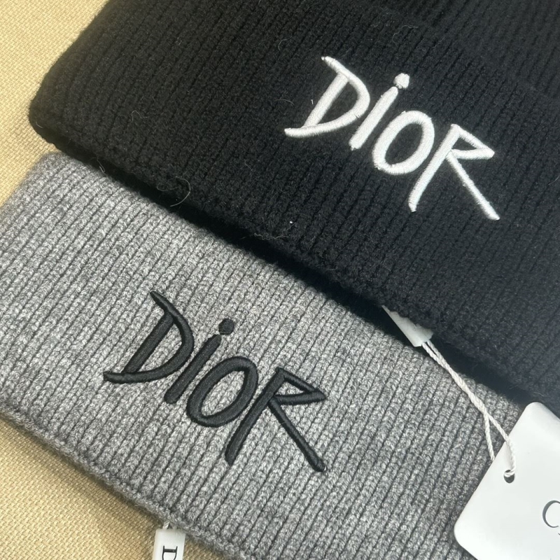 CHRISTIAN DIOR